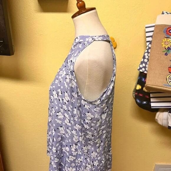 NWOT Sleeveless Hi/Low Flowered Top #YC19 - Picture 4 of 8